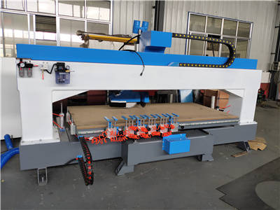 Kaluwihan lan aplikasi saka panel saw vertikal lan horisontal
