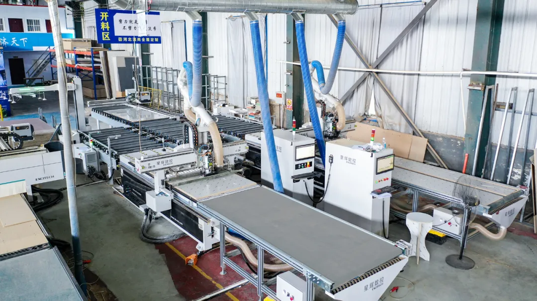 Jinis mesin pemotong CNC EXCITECH WOODWORKING.