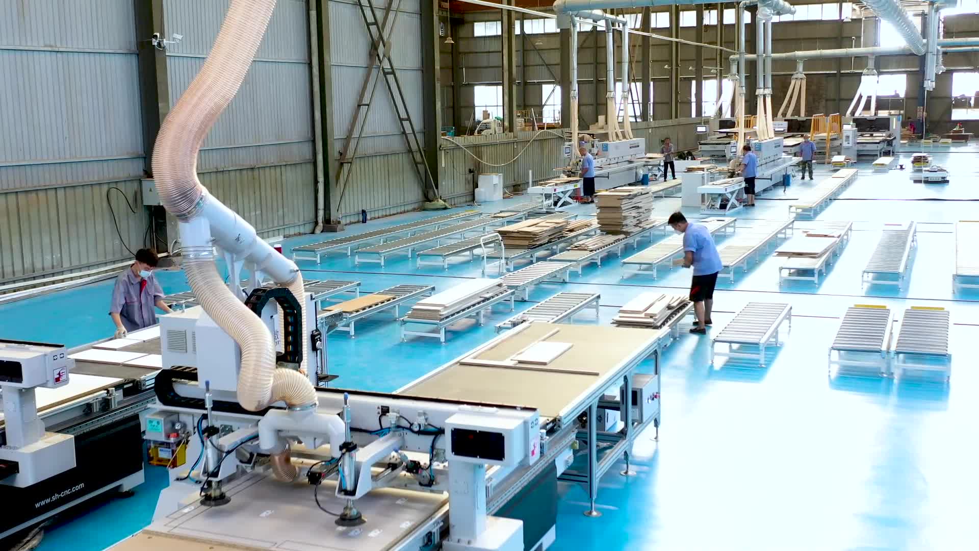 Excitech CNC terus-terusan inovasi produksi otomatis lan cerdas.