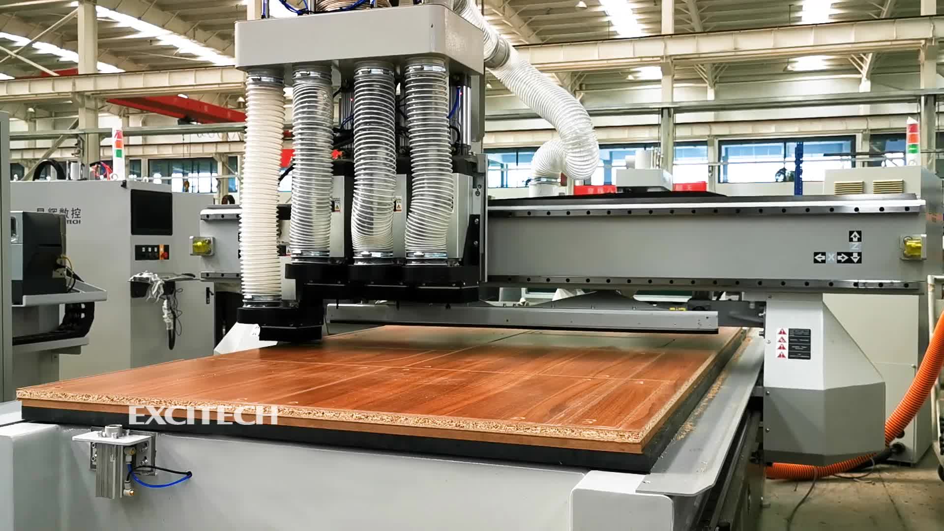 Pusat Pepe Puluh Pepe Kepala Emas Cnc Mesin