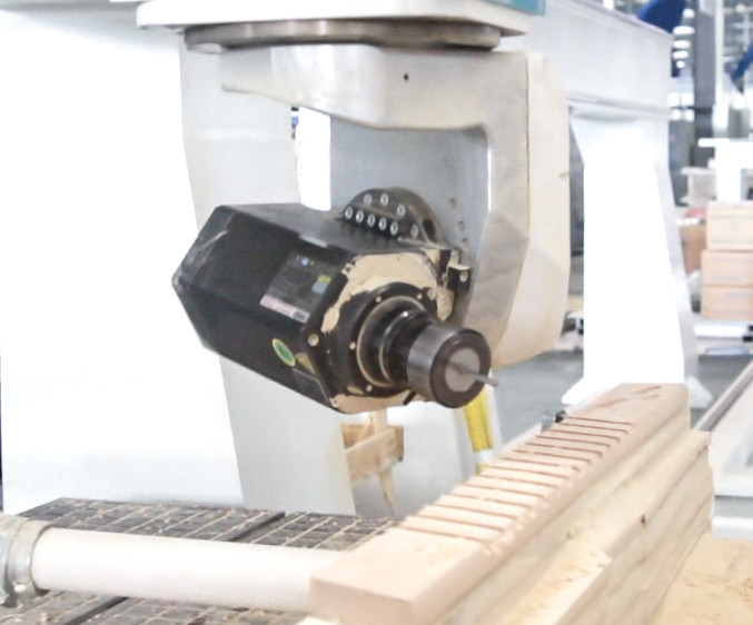 E10 Vantage Lima-sumbu Machining Center Ditrapake kanggo Macem-macem Material